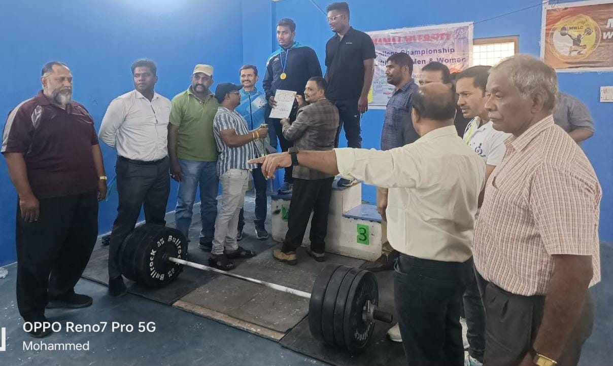 Osmania University Inter College Tournament Weightlifting Championship (M) 2023-24 held at Prof. Jay Shankar Indoor Stadium, Lalapet, Hyderabad on 28-11-2023.
Muffakham Jah College of Engineering & Technology Student's performed very well and won 2 Silver medals 🥈🥈 

Mohammad Ismail CSE 2nd Yr. (Wt. C 96)
Mohammad Saif AI/ML 3rd Yr.
(Wt. C 109+)